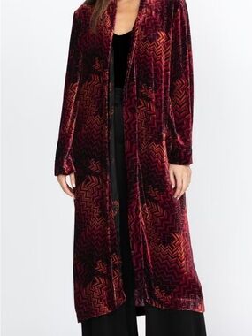 Johnny Was BELLE VELVET KIMONO
COAT |Velvet Duster in Burgundy, Rust and Pink